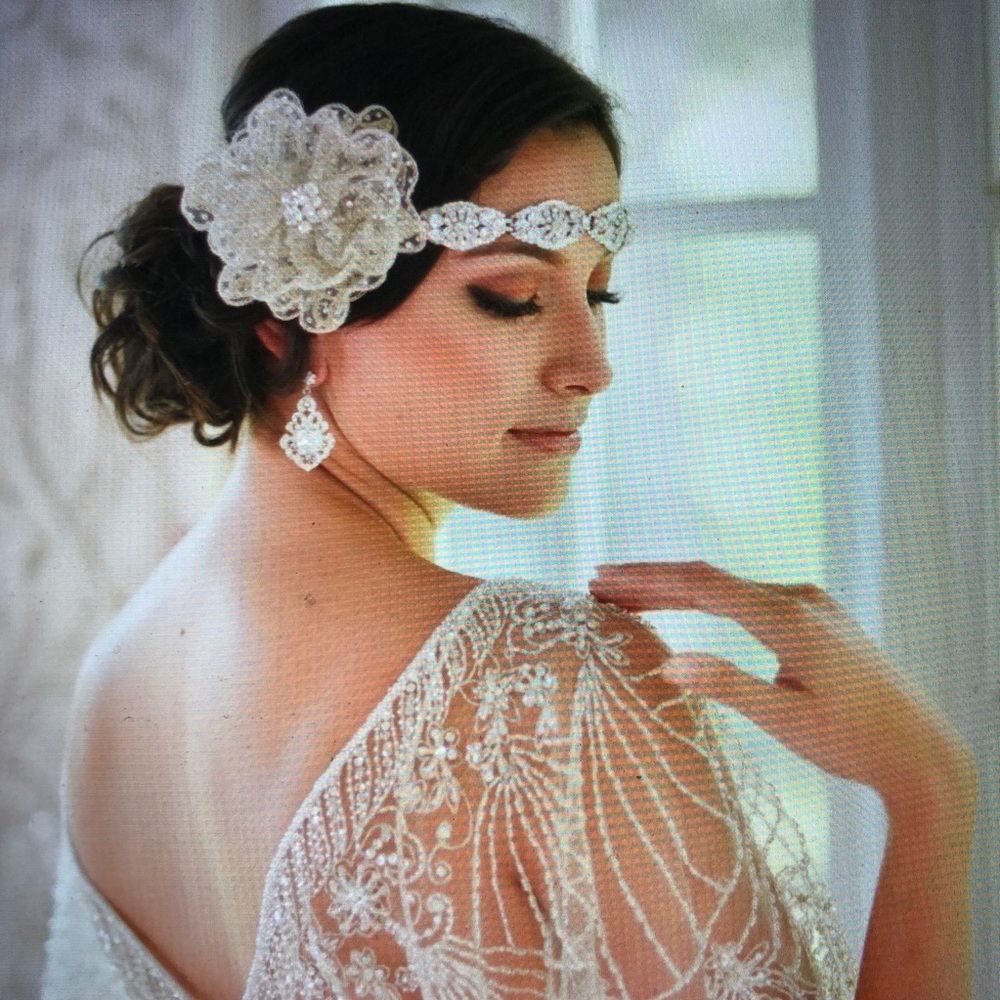 LUXURIOUS BEADED DETAIL OVER GOLD #T162067